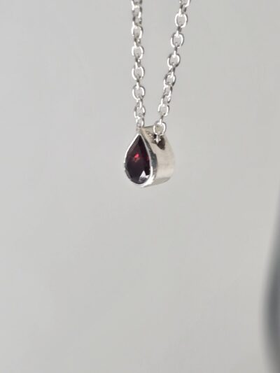Tear drop garnet Necklace - Image 5