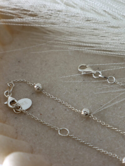 Roll the balls choker necklace - Image 4