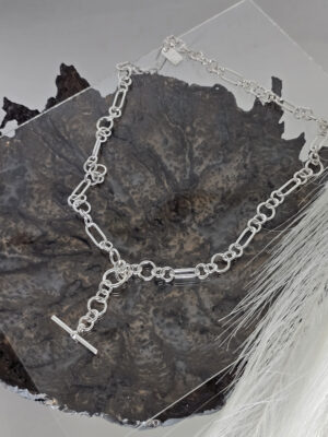 Paper clip round link necklace